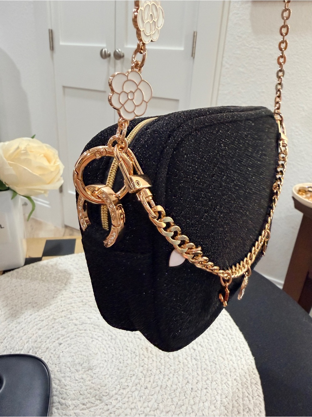 CHANEL Beauté Black Glitter Cosmetic Bag w/Gold Chain Strap + Camila detail NIB - Picture 7 of 13